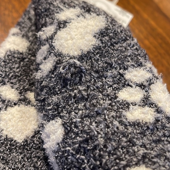 NEVER WORN WORLD'S SOFTEST KNIT PICKIN' COLLECTION SOCKS - PAWPRINTS ADORABLE! - Picture 8 of 9